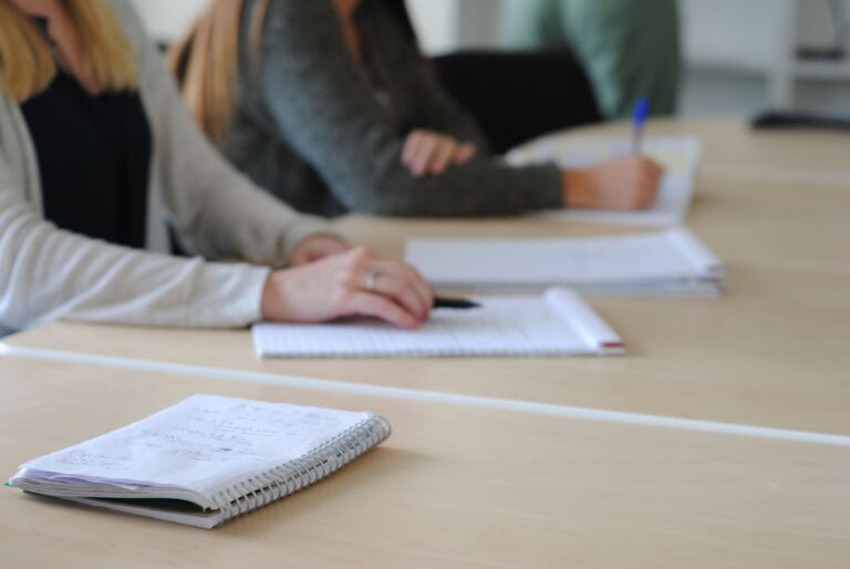 Meeting Minutes: So schreibst du ein gutes Protokoll